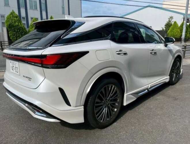 Lexus RX450h+