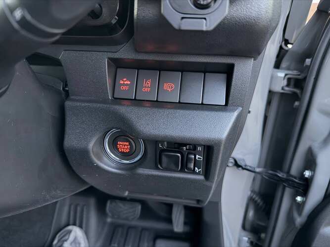 Suzuki Jimny Sierra