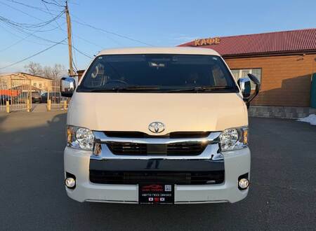 Видео обзор Toyota HIACE super GL 2021 года из Японии года с малым пробегом 10000 км