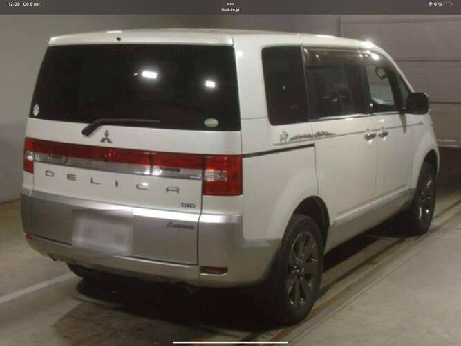 Mitsubishi Delica D5