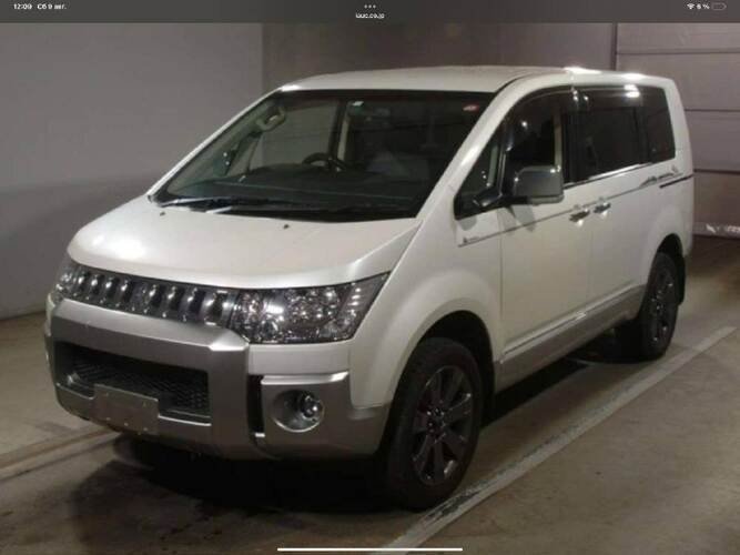 Mitsubishi Delica D5