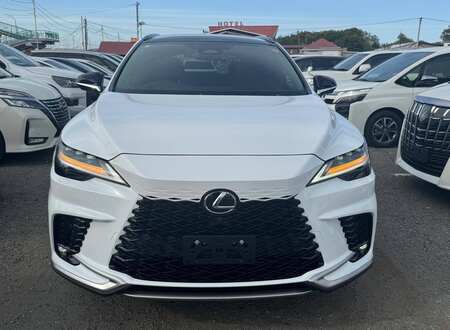 Видео обзор Lexus RX500h F-Sport 2023 года гибридный внедорожник из Японии с пробегом 13000 км